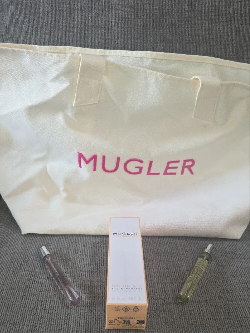 Mugler Starlicious Cream Tote with Pink Logo and 3-Piece Mist Set, All New.